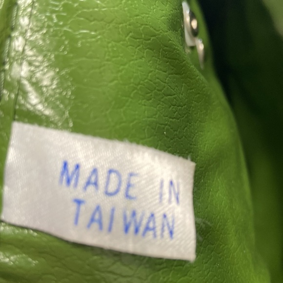 Awesome 1970’s Avocado Green Vintage carry on bag. NOS. Never used. - Picture 4 of 7